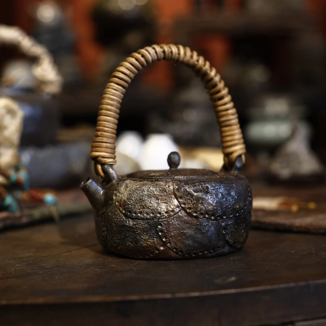 原矿柴烧手捏藤编提梁壶140ml