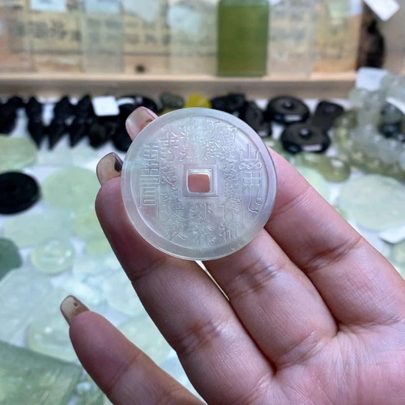 【闪购商品】蛇纹石玉颈饰未镶嵌杏*孒