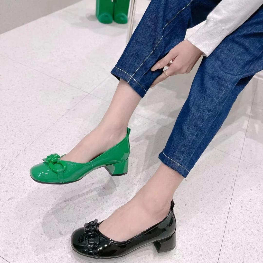 阿芙莎广系联名款261611新款圆头浅口金属扣低跟单鞋