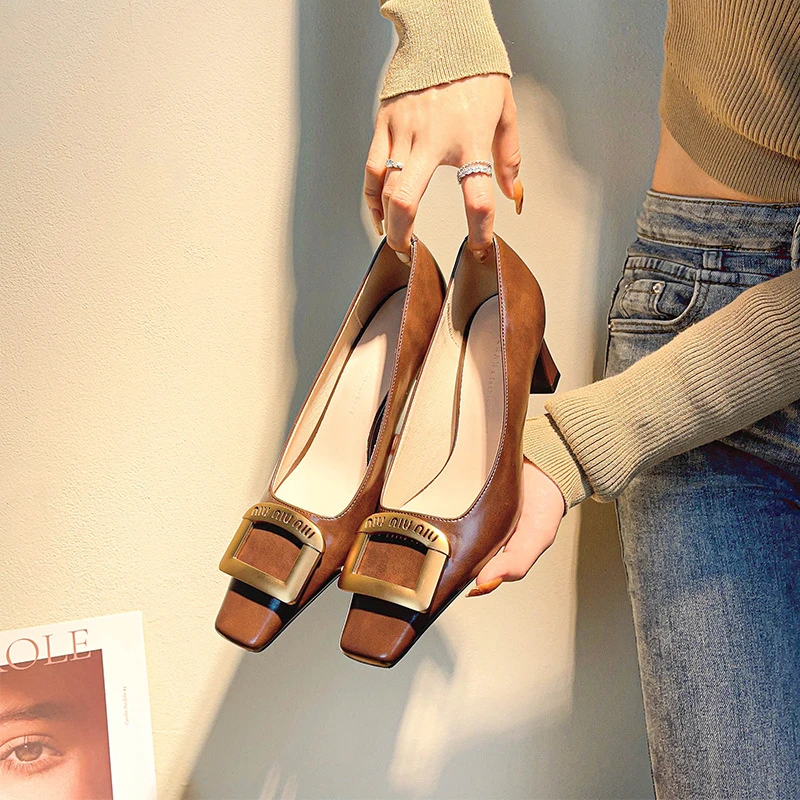 法式方头高跟鞋爆款轻奢风时尚通勤气质浅口粗跟单鞋金属方扣单鞋