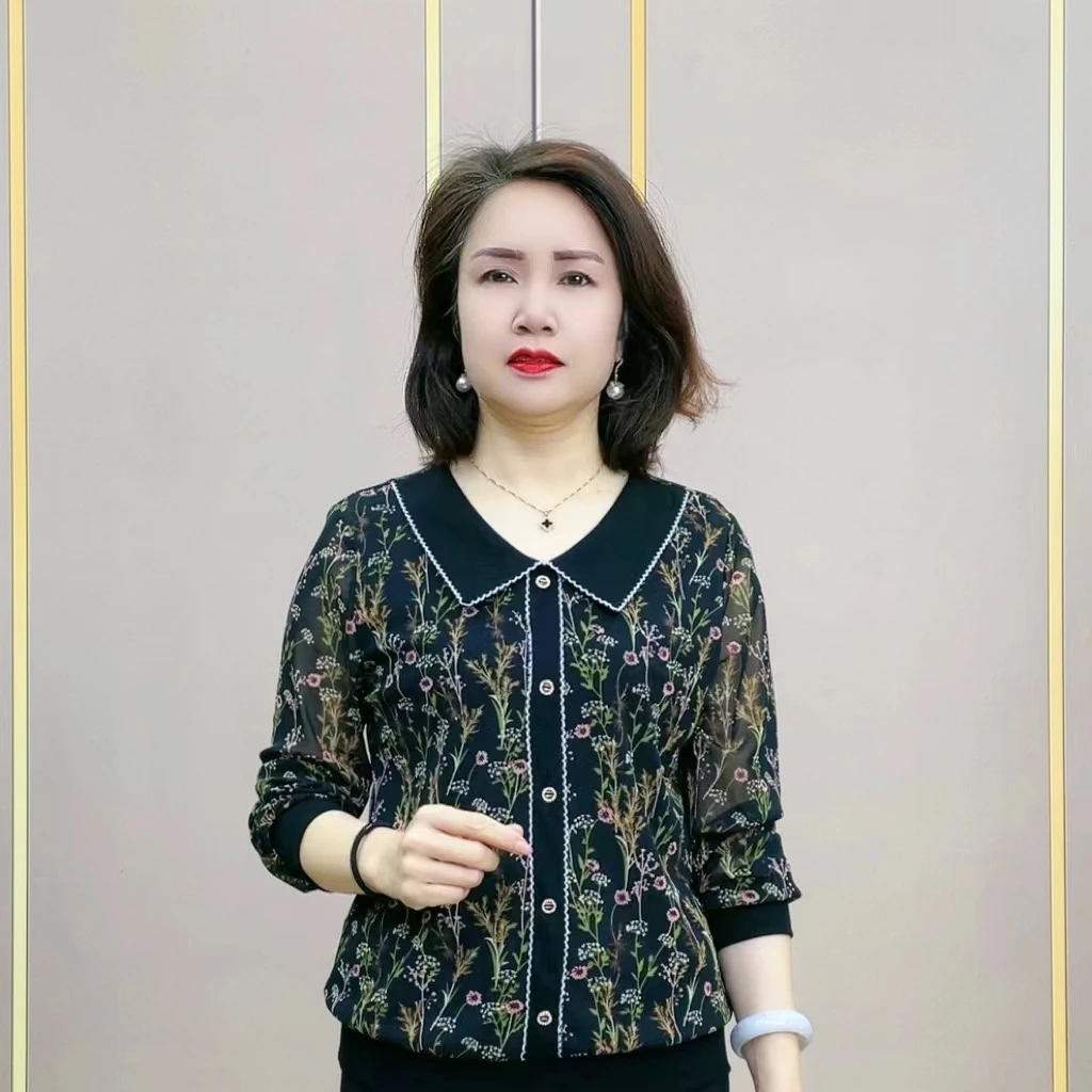 早春时尚新款洋气妈妈装穿搭小衫中老年女装翻领气质休闲百搭上衣