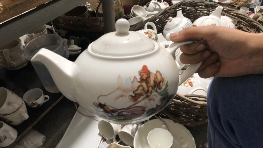 三打白骨精画片大茶壶1400ml 煤烧痕迹