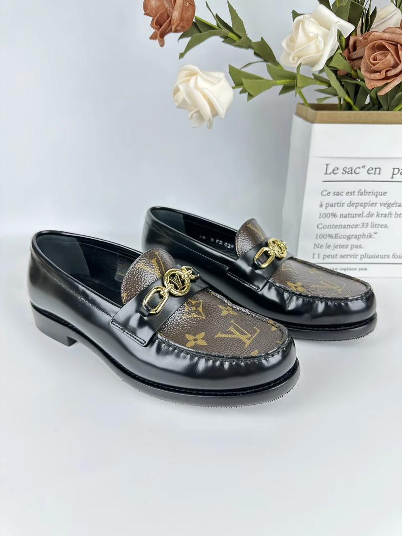 99新 LouisVuitton/路易威登 36码/99新/LV 老花满印乐福鞋