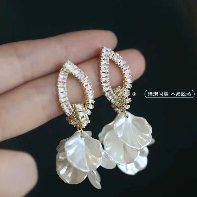 铜合金耳饰 轻奢时尚百搭精致素款复古超仙设计师甜美耳钉女5385