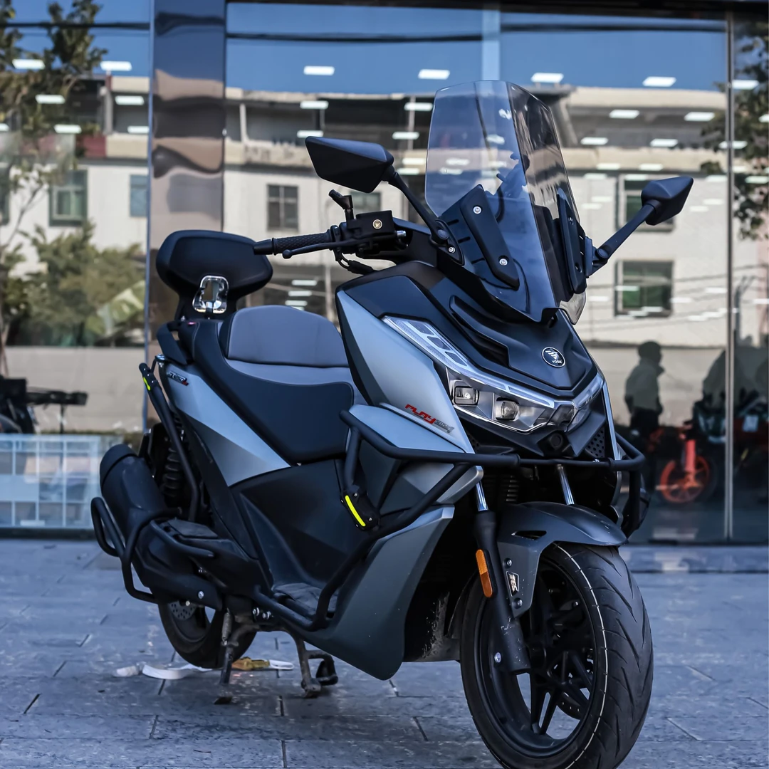 无极SR250GT后视镜前移