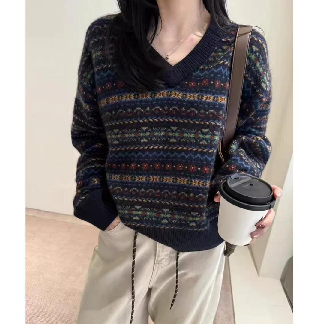 【妙笔】设计款V领花纹宽松休闲款女士羊绒针织衫97-36090