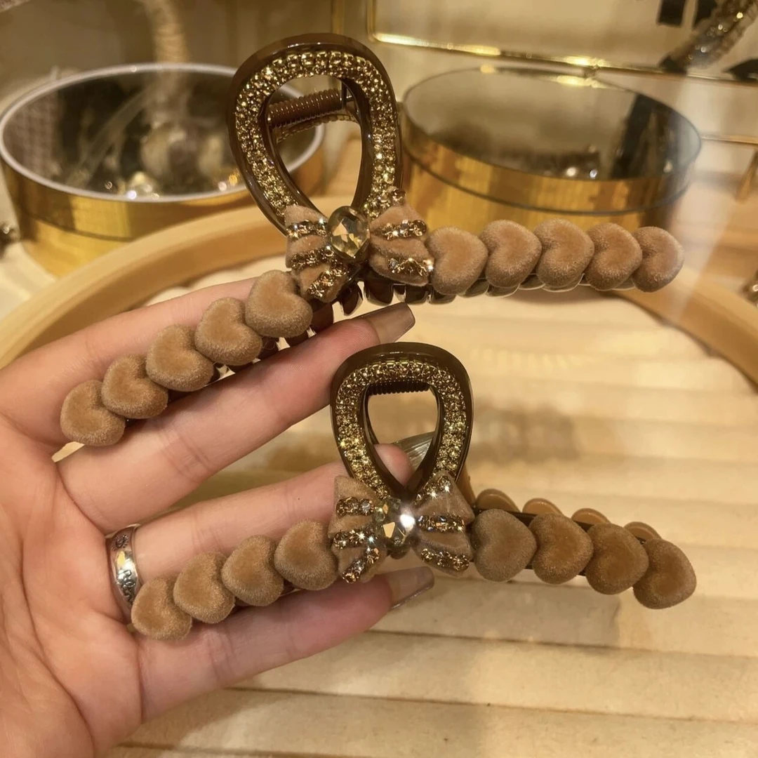 韩版轻奢双面爱心植绒珠珠亚克力抓夹女