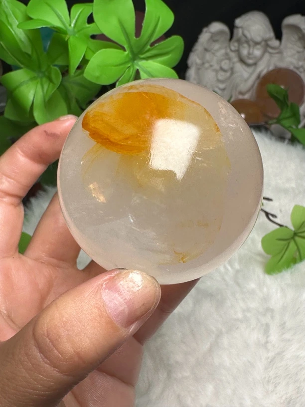 天然黄胶花球有星光5.76厘米