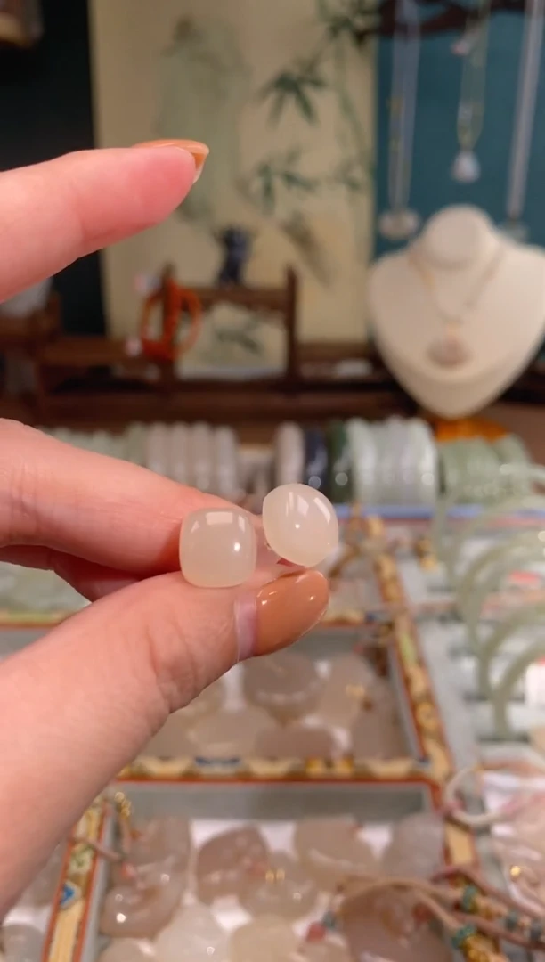 【闪购商品】和田玉耳饰18K金镶嵌耳饰