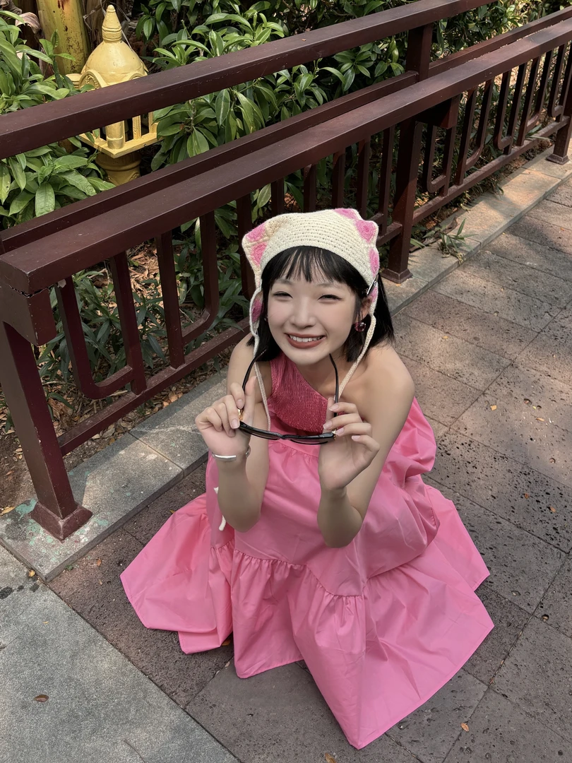 冰淇淋-V领球服卫衣刺绣超重磅