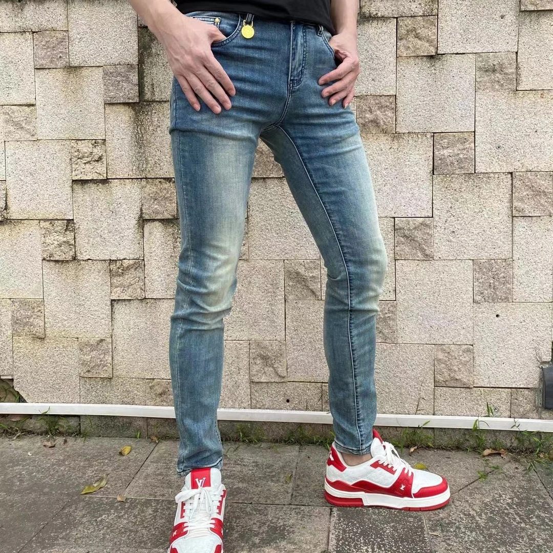 夏季薄款男士修身小脚牛仔弹力百搭时尚浅蓝色中腰韩版显瘦牛仔
