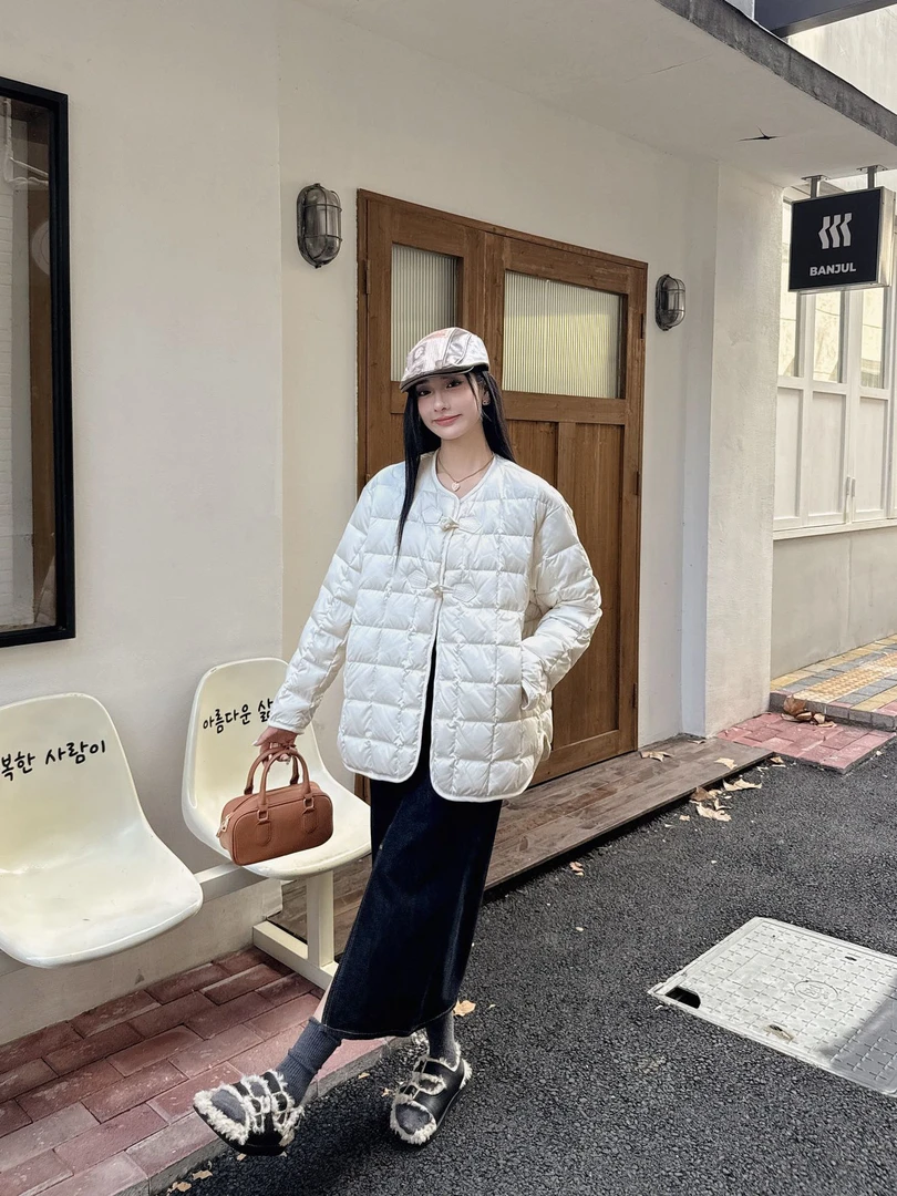 24年新款90白鸭绒圆领牛角扣轻薄羽绒服MF-9007