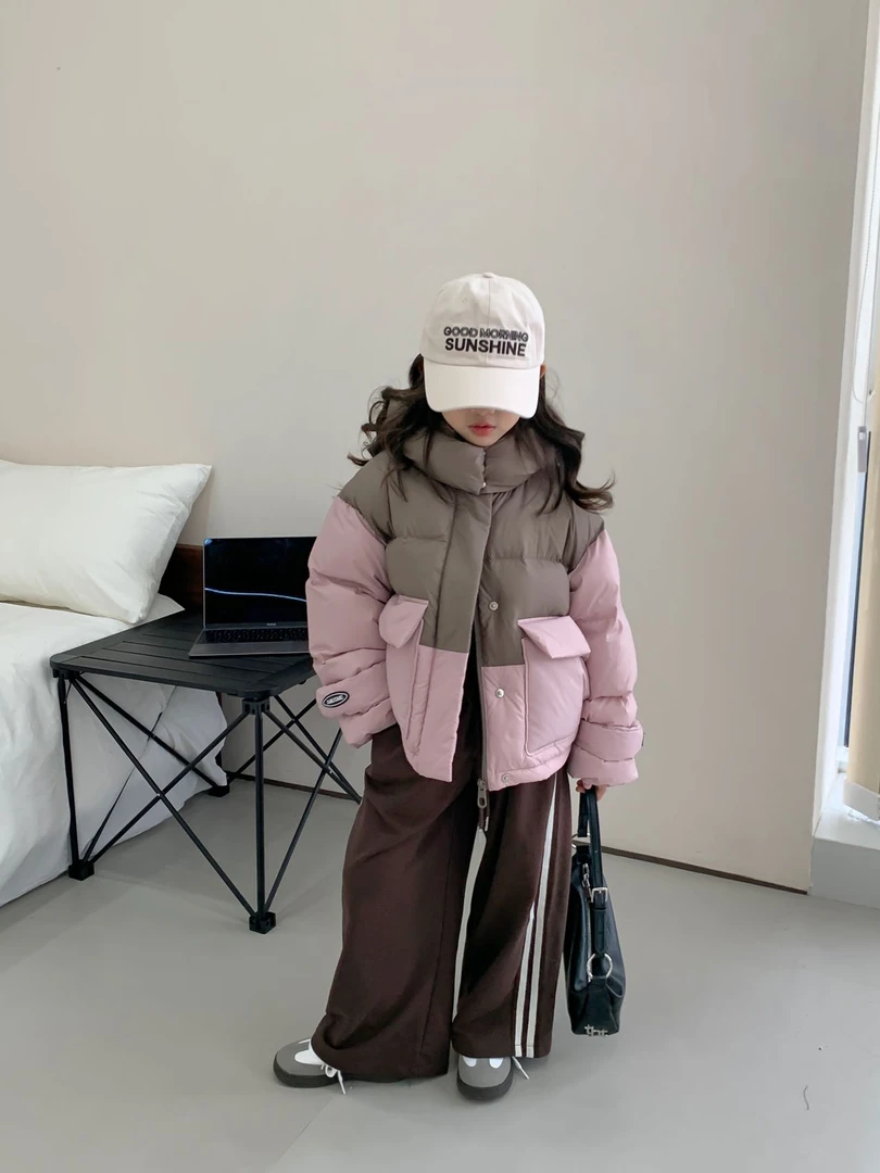 90白鸭绒洋气拼色短款连帽童装羽绒服KX-7413
