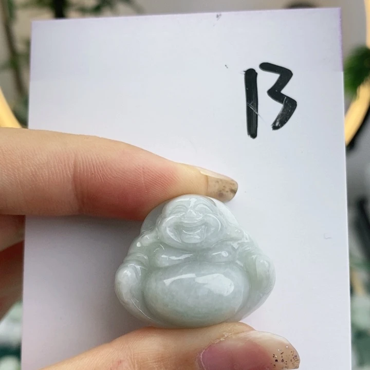 翡翠颈饰未镶嵌佛公