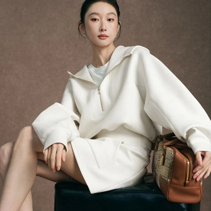 2025法式白色时尚套装女装秋冬季新爆款高品质宽松慵懒卫衣半裙潮