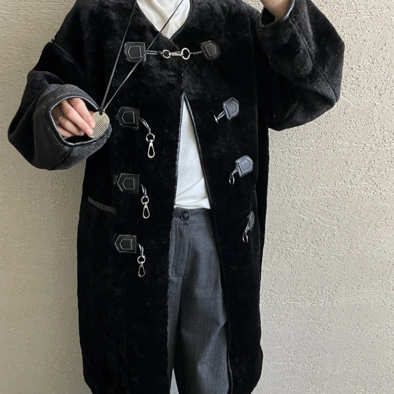 【 雨•美 推荐 】5651黑色韩版气质牛角扣毛毛外套