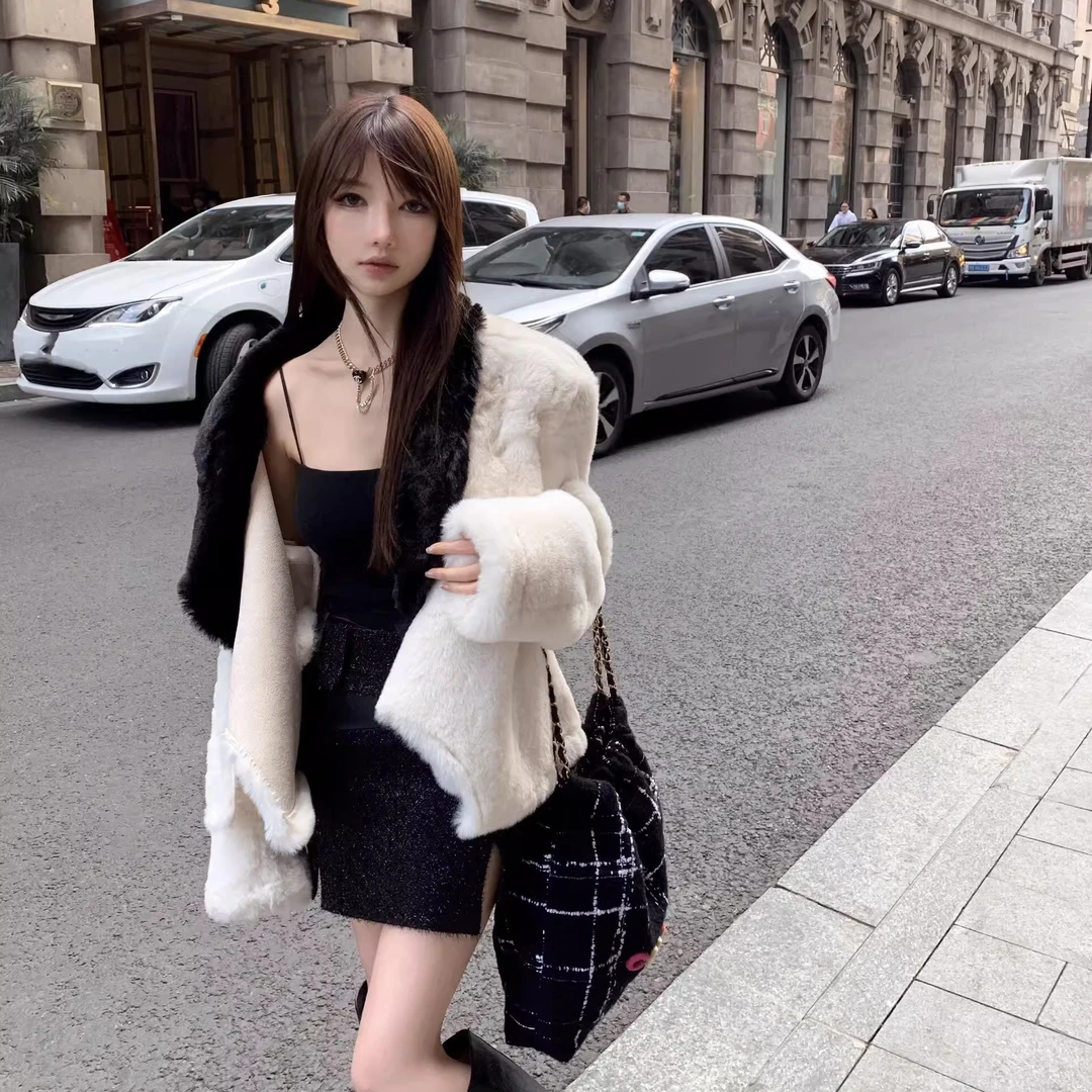 CHICYOU【冰雪奇缘】白色黑领保暖厚实气质显瘦仿兔毛皮草外套女