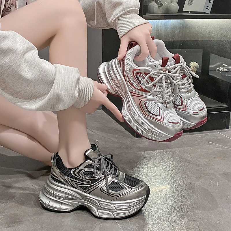 大码女鞋子41-43秋季新款超软爆款老爹鞋脚宽脚胖厚底百搭运动鞋