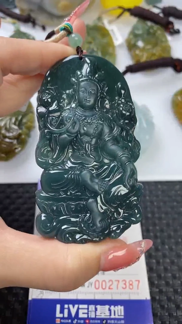 【闪购商品】翡翠颈饰未镶嵌