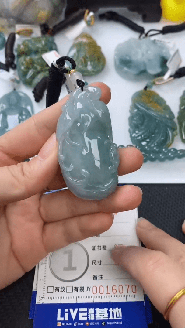 【闪购商品】翡翠颈饰未镶嵌111111111