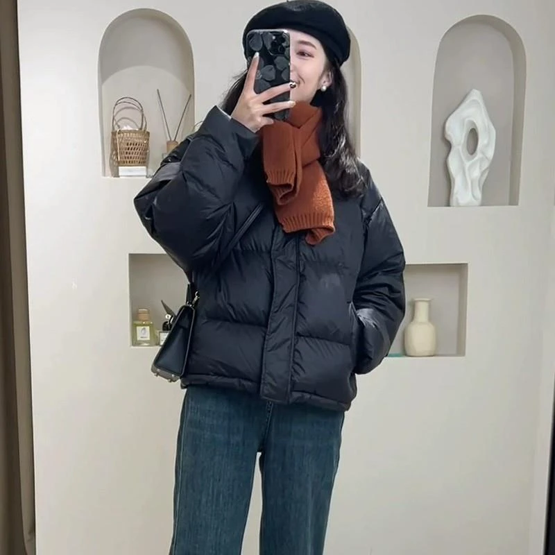 黑色羽绒服女短款2025年冬季新款韩版小个子百搭白鸭绒时尚面包服
