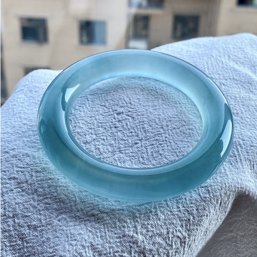 清新小众土耳其蓝玉髓手镯女天然海蓝宝冰川蓝玛瑙玉镯多样性发一