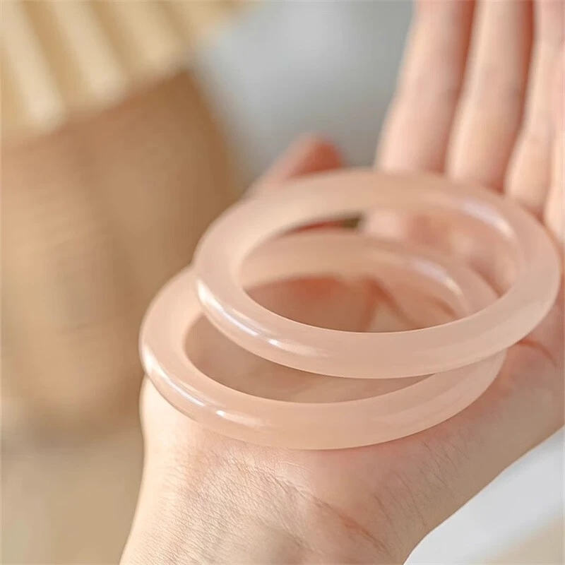 网红爆款淡粉玛瑙手镯温柔气质款藕粉圆条美人镯送女友多样性发一