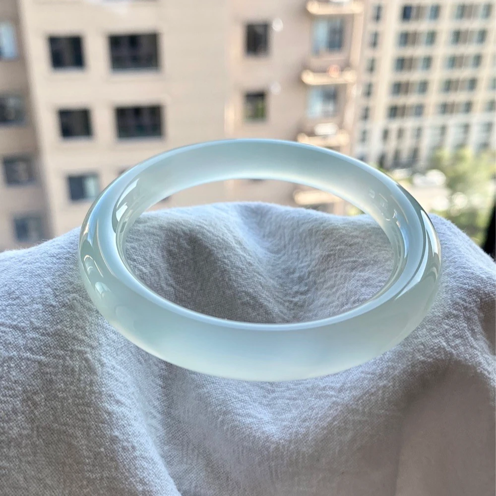 天然浅晴水色玛瑙玉镯清新淡雅浅湖水绿玉髓手镯送女友多样性发一