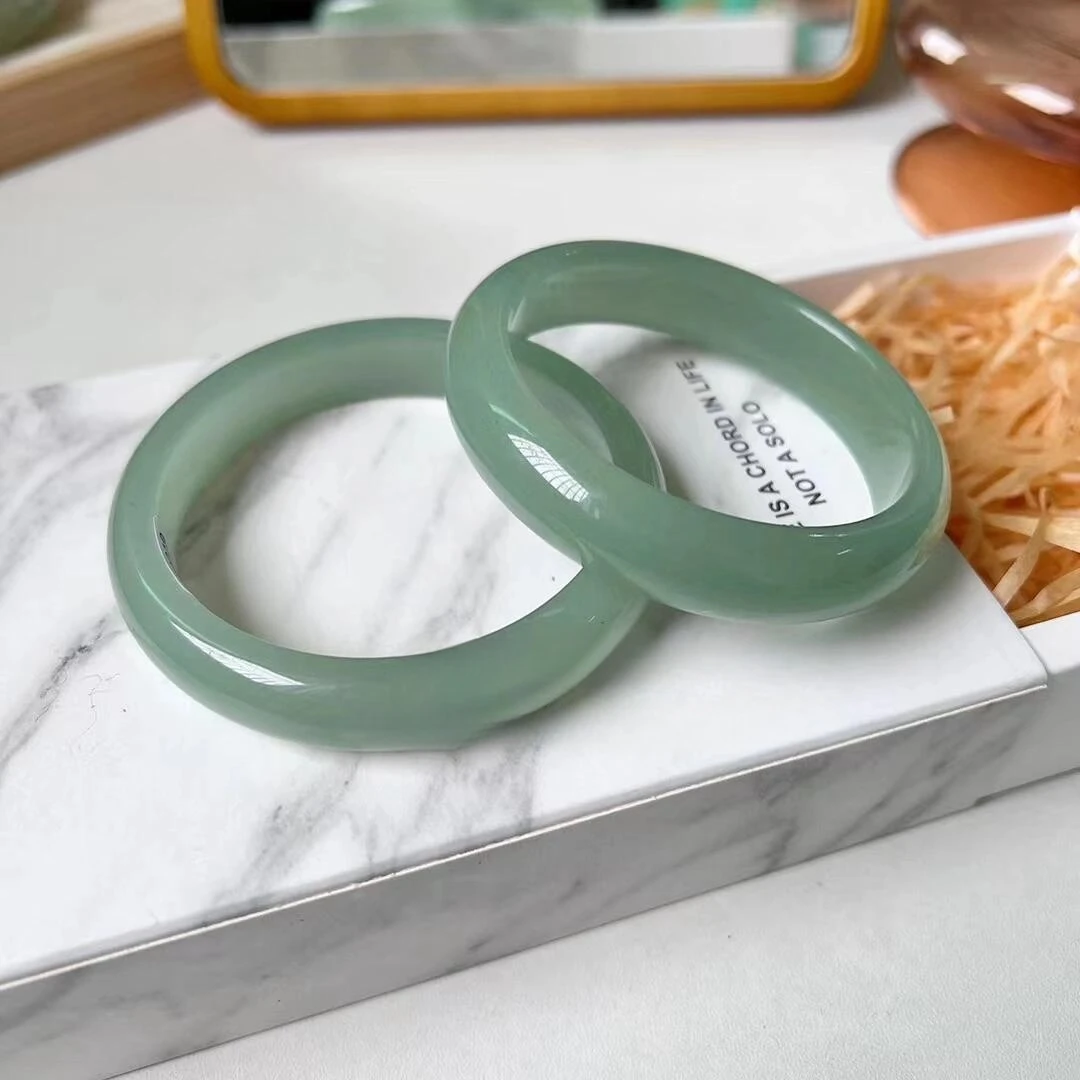 高品天然湖水绿玉髓手镯女款百搭晴水绿玛瑙玉镯送长辈多样性发一