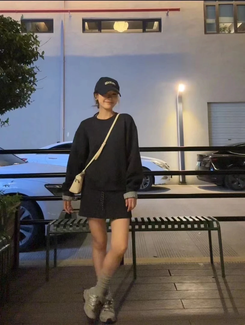 仓美美精选-极简设计套装（推荐卡码拍大）网红时尚宽松显瘦休闲黑