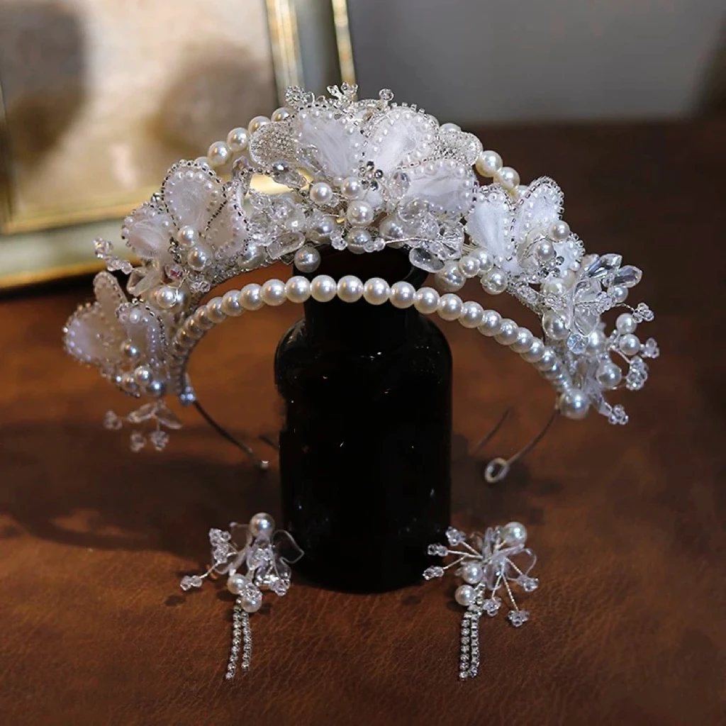 【7764】新娘皇冠珍珠款缎面白纱皇冠