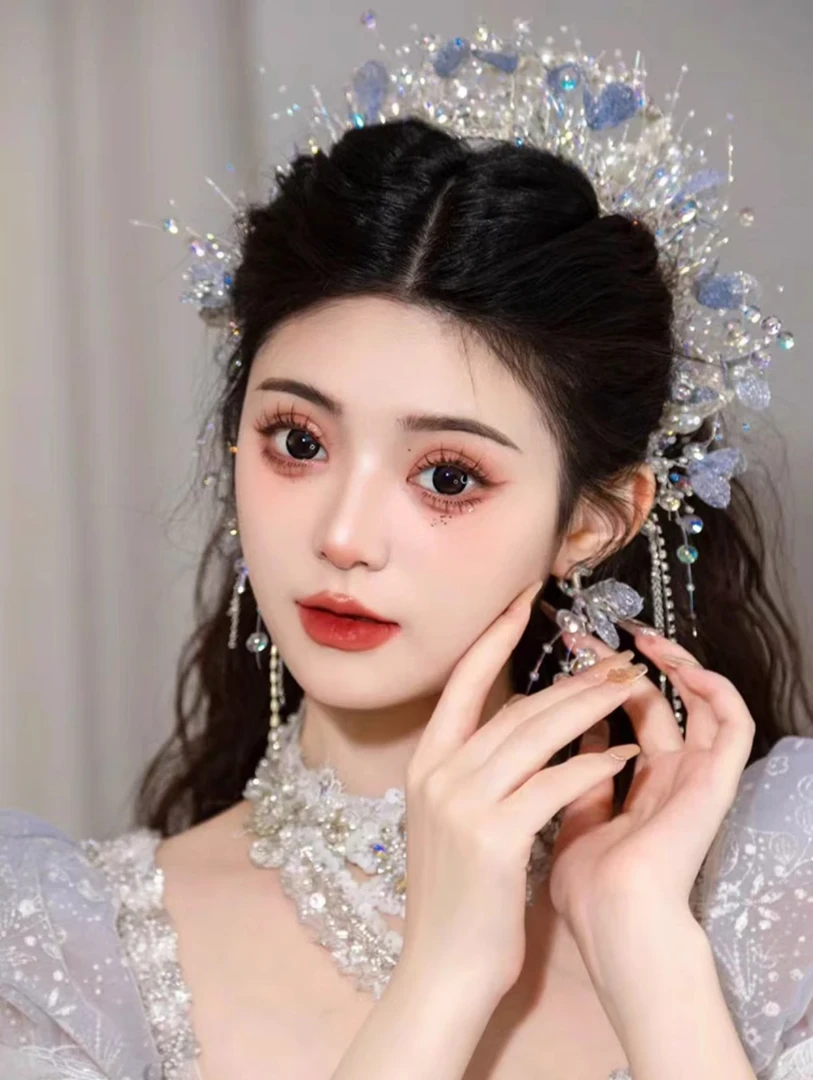 新款轻奢水晶皇冠头饰结婚礼服主婚纱高级感公主配饰手工串珠王冠