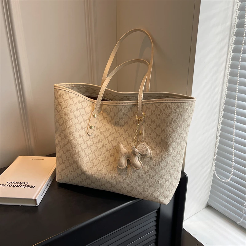 新款百搭潮流通勤单肩女包腋下包大容量托特包女通勤托特包网红款