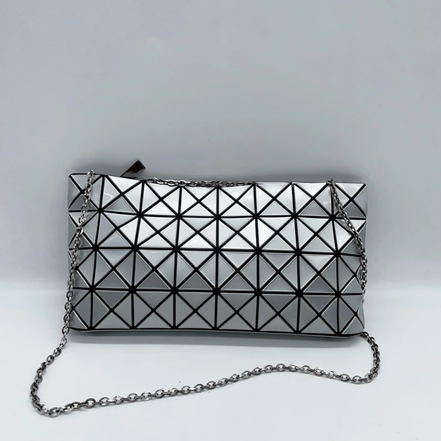 95新 Issey Miyake/三宅一生 三宅一生银色链条包 /1052 7270