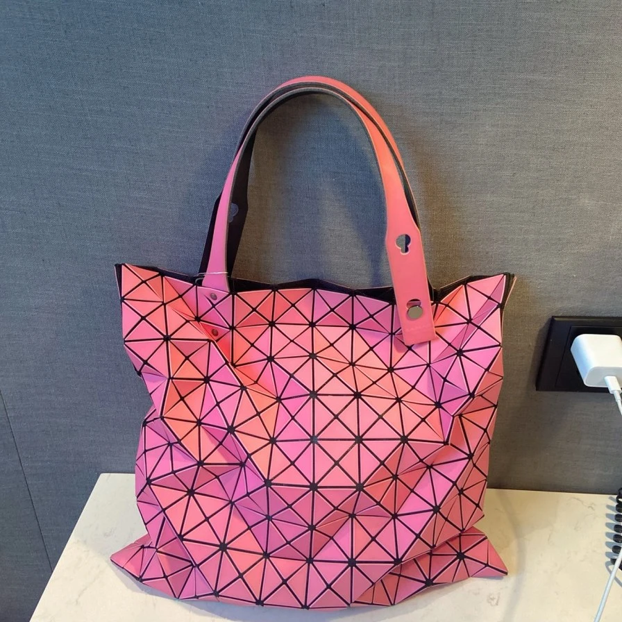 95新 Issey Miyake/三宅一生 三宅一生粉色包/1051 0813