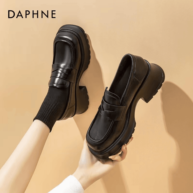 Daphne/达芙妮春季新款真皮厚底防折痕增高显瘦松糕黑色小皮鞋
