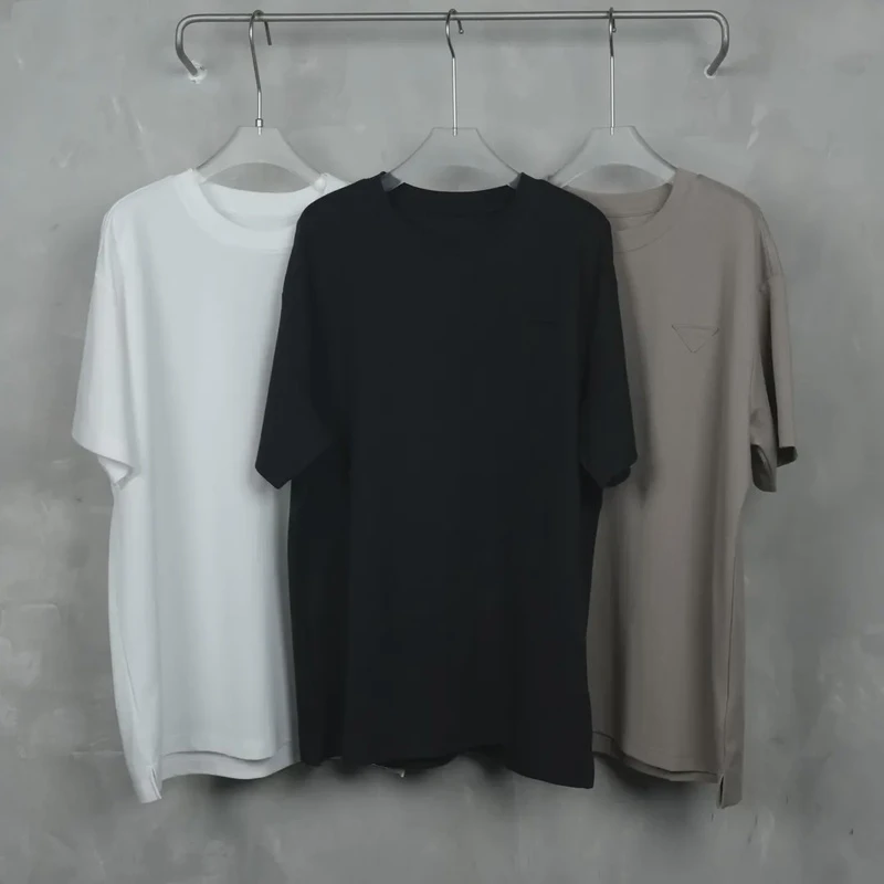 FMKS 左胸倒三角标圆领宽松版型短袖 40支赛博科技棉面料