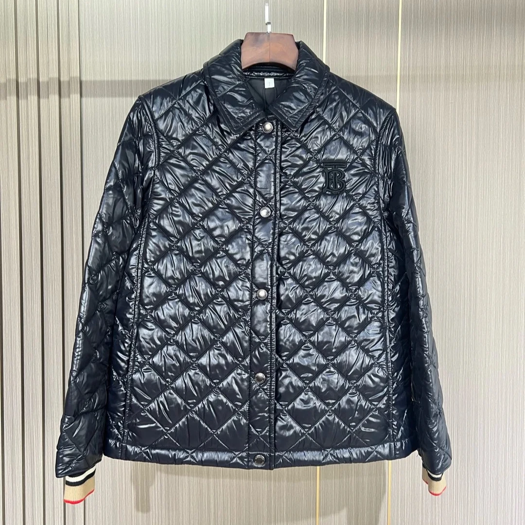 全新未使用 亿颗潮奢 博柏利 黑色亮面刺绣TB标棉服外套 S D412