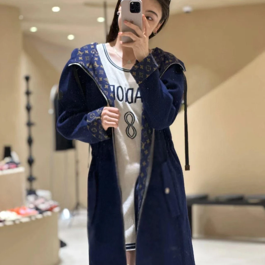 亿颗潮奢 99新 瘦瘦 LV深蓝色内衬满印老花羊毛大衣 38码 F170