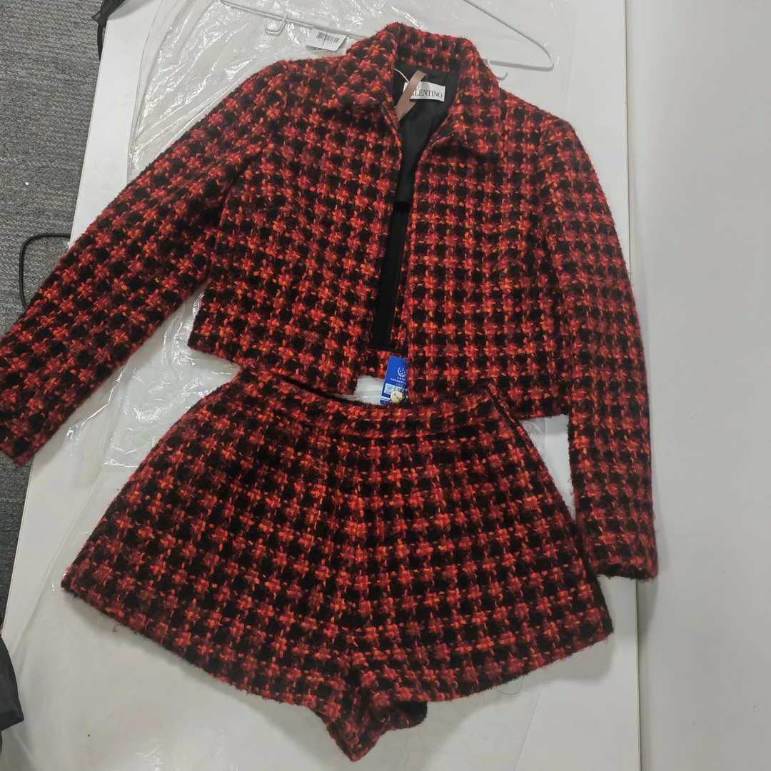 全新未使用 亿颗潮奢 华伦天奴 红色粗花呢外套+裙子两件套 CB123