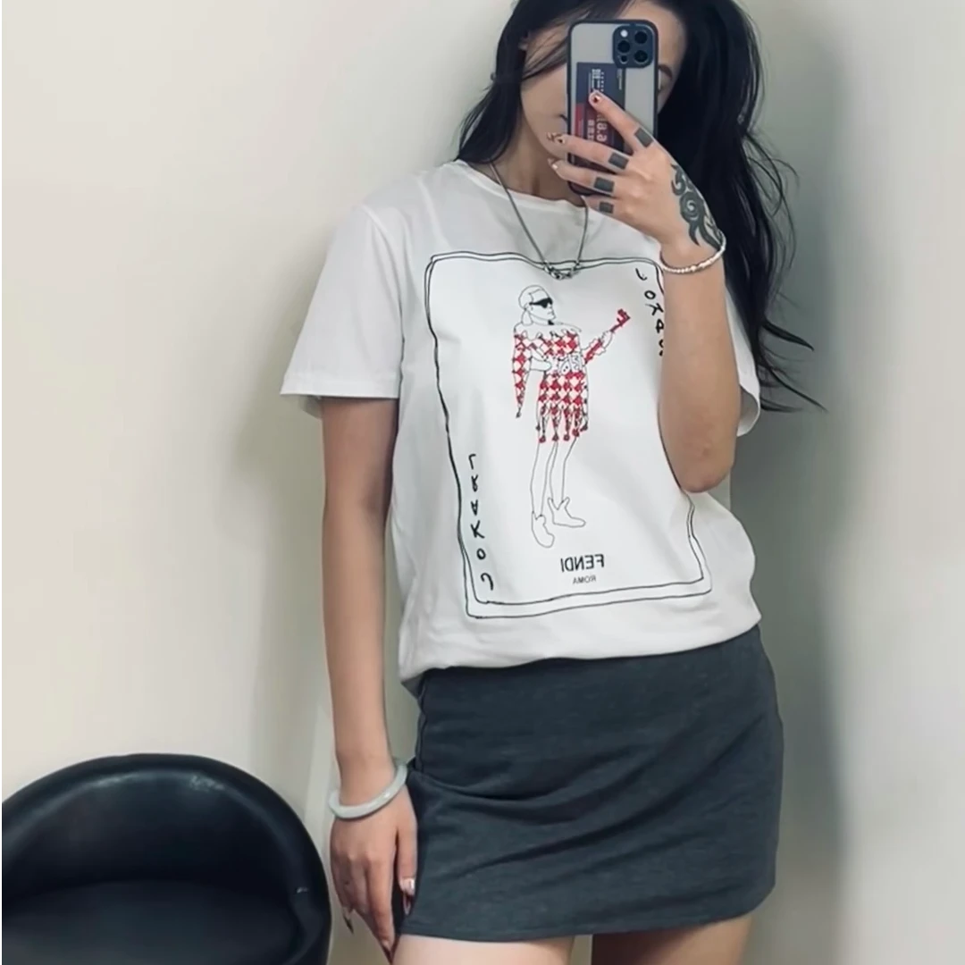全新未使用 亿颗潮奢 miya 芬迪白色扑克图案老佛爷短袖T恤  M319