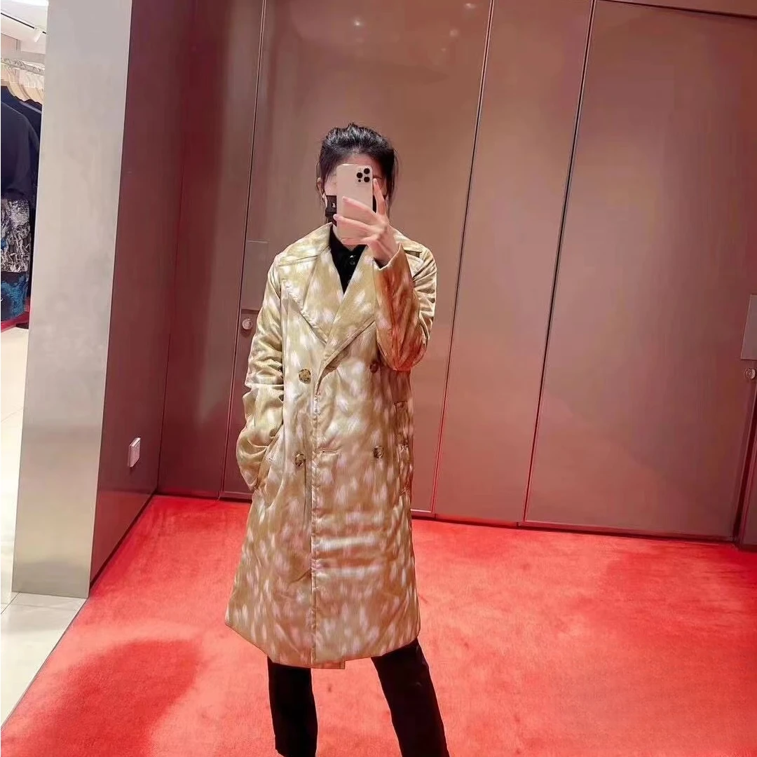 亿颗潮奢 99新 瘦瘦 巴宝莉设计师款黄色小鹿款风衣长款棉服 F153