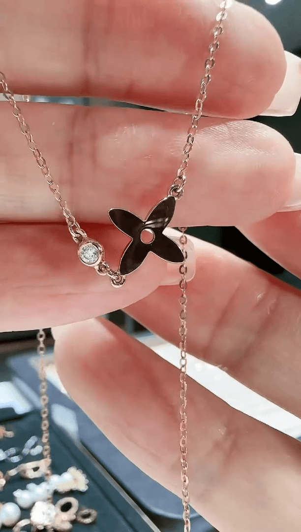 【闪购商品】钻石小花锁骨链18K金镶嵌.
