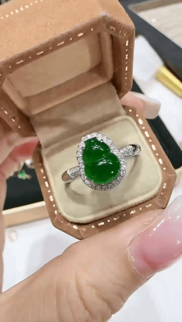 【闪购商品】翡翠戒指18K金镶嵌翡翠葫芦戒指