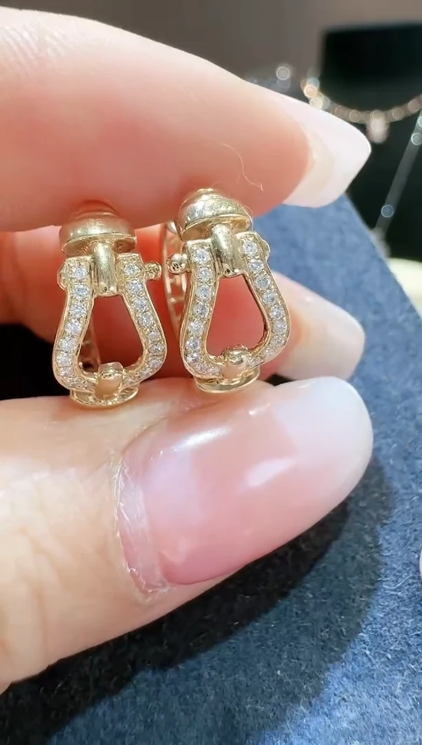 【闪购商品】钻石马蹄耳扣18K金镶嵌K黄