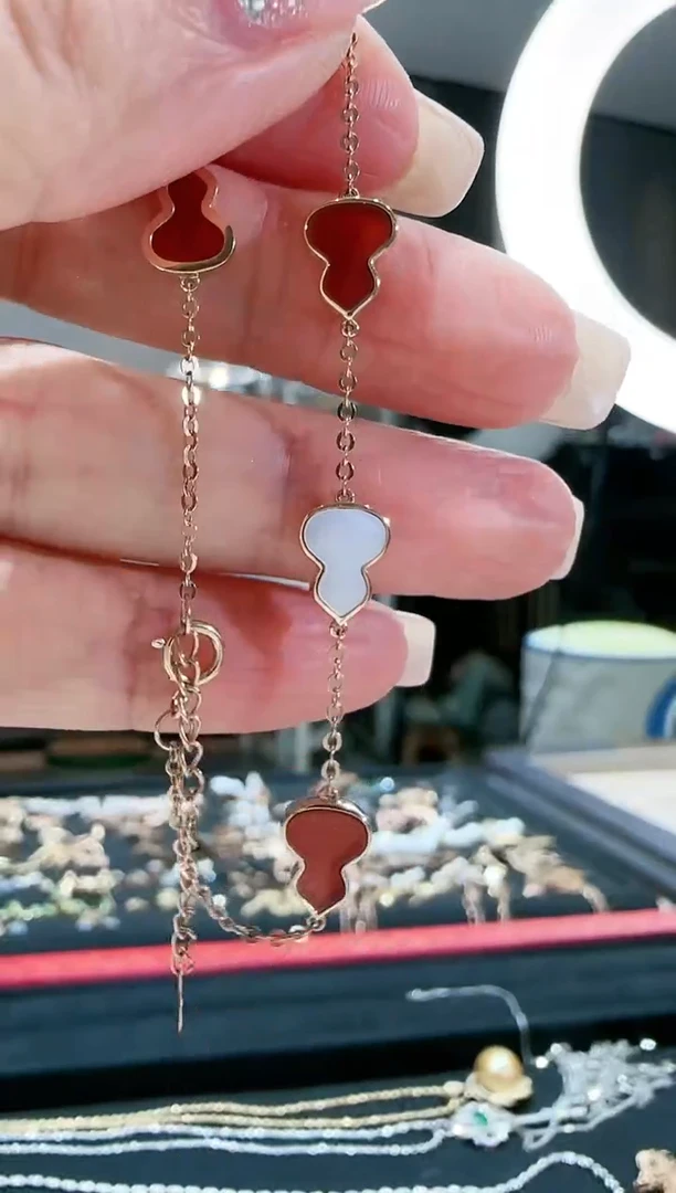 【闪购商品】玛瑙/玉髓五葫芦手链18K金镶嵌.