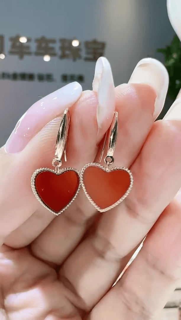 【闪购商品】玛瑙/玉髓爱心耳钩18K金镶嵌K黄
