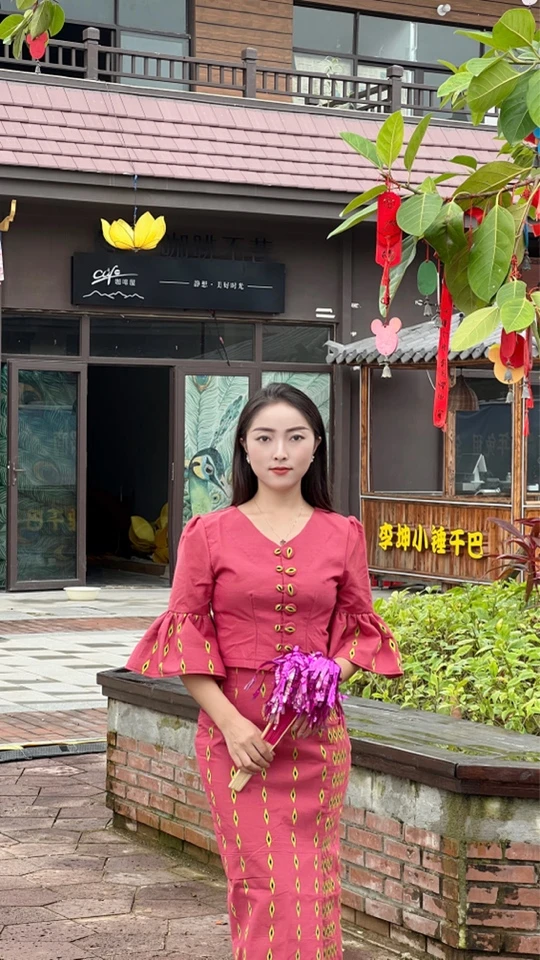 小杰景颇服饰时尚喇叭袖套装