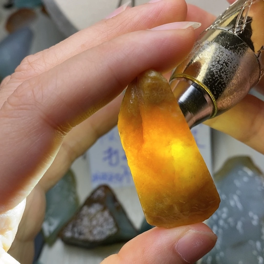 翡翠颈饰未镶嵌天然