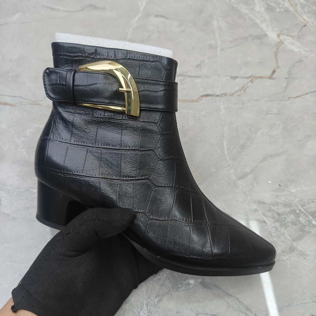 Z（孤品）39码 羊皮 粗跟女靴  11617